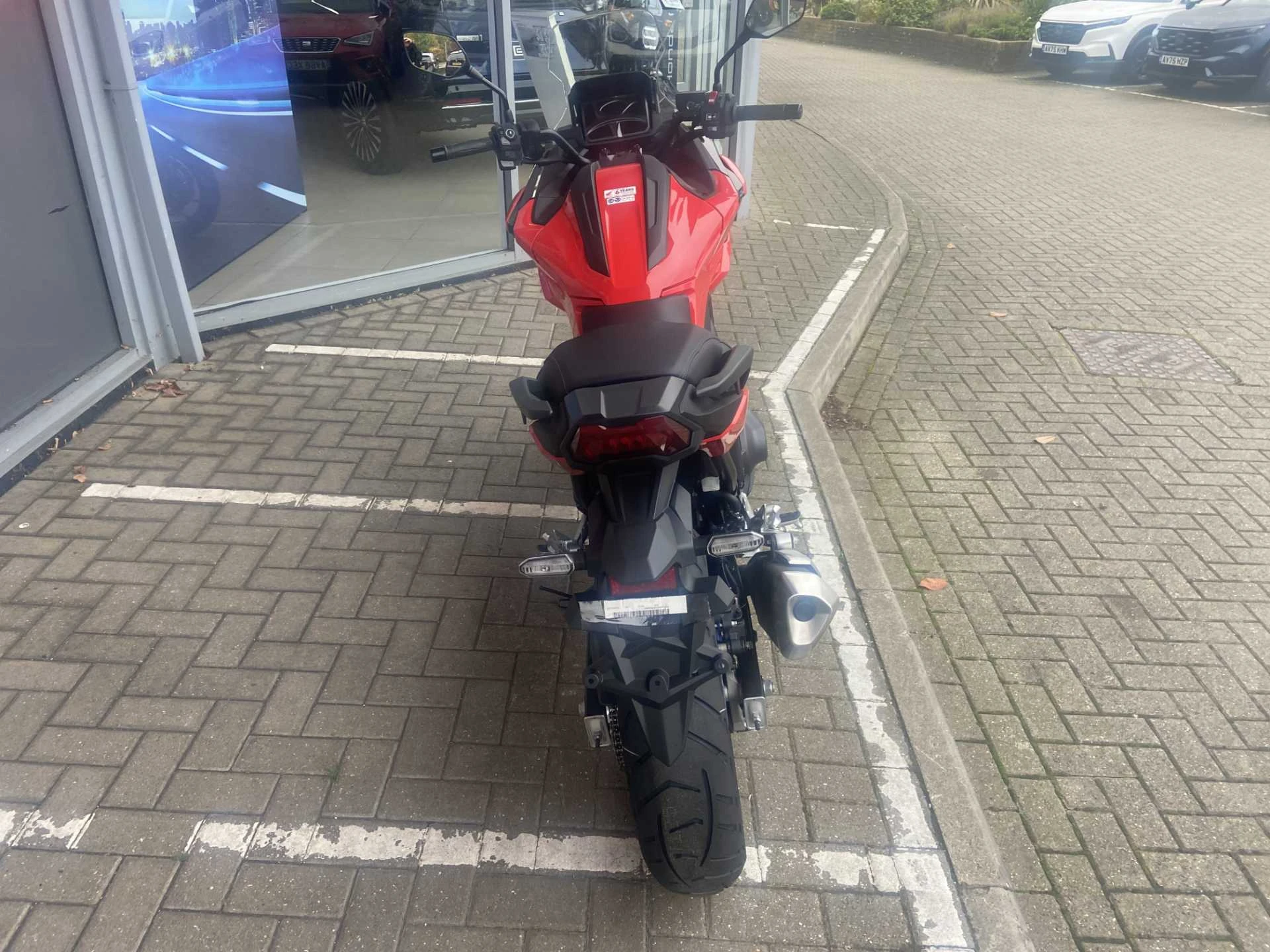 Vehicle image 5