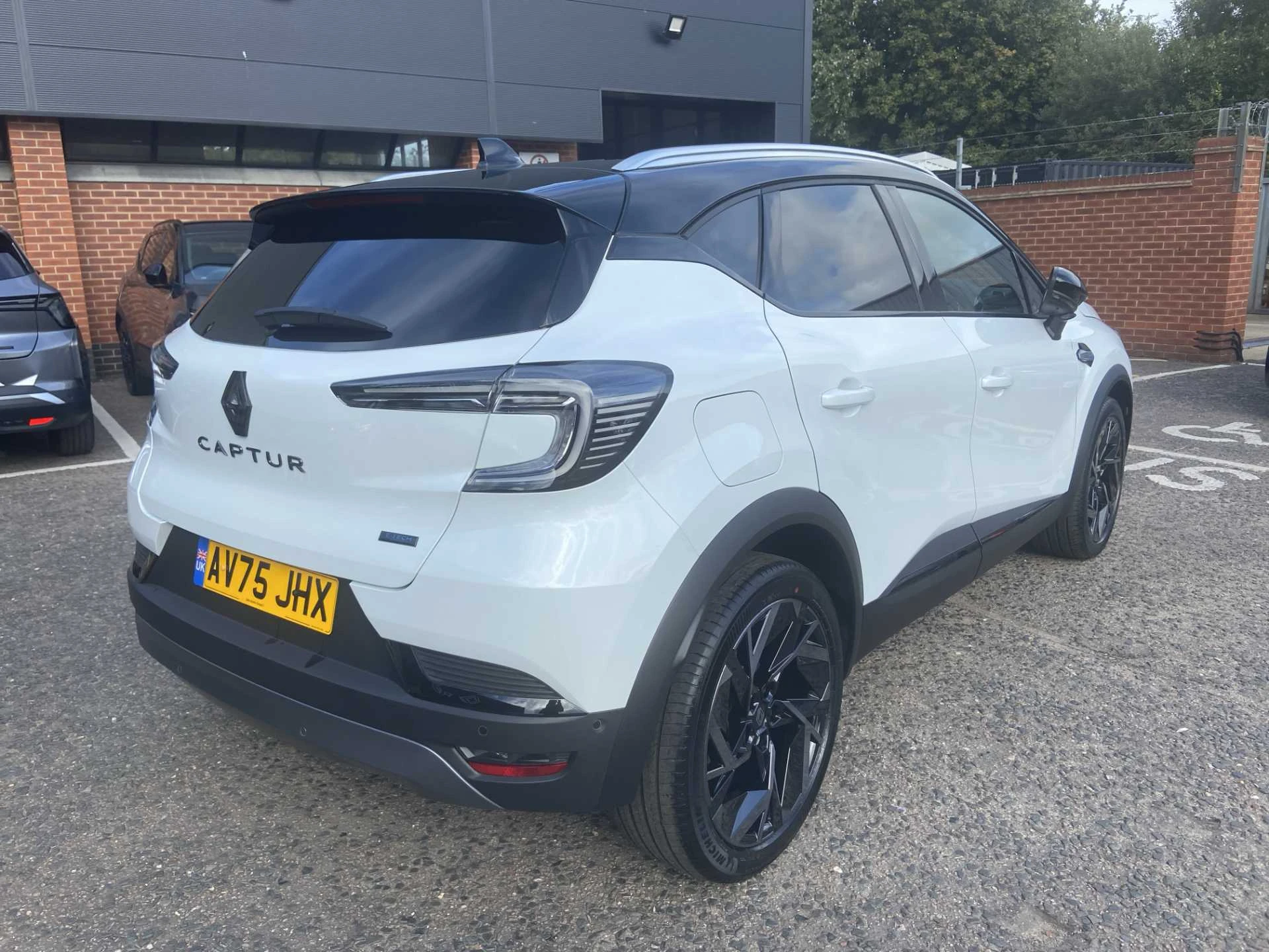 Vehicle image 3