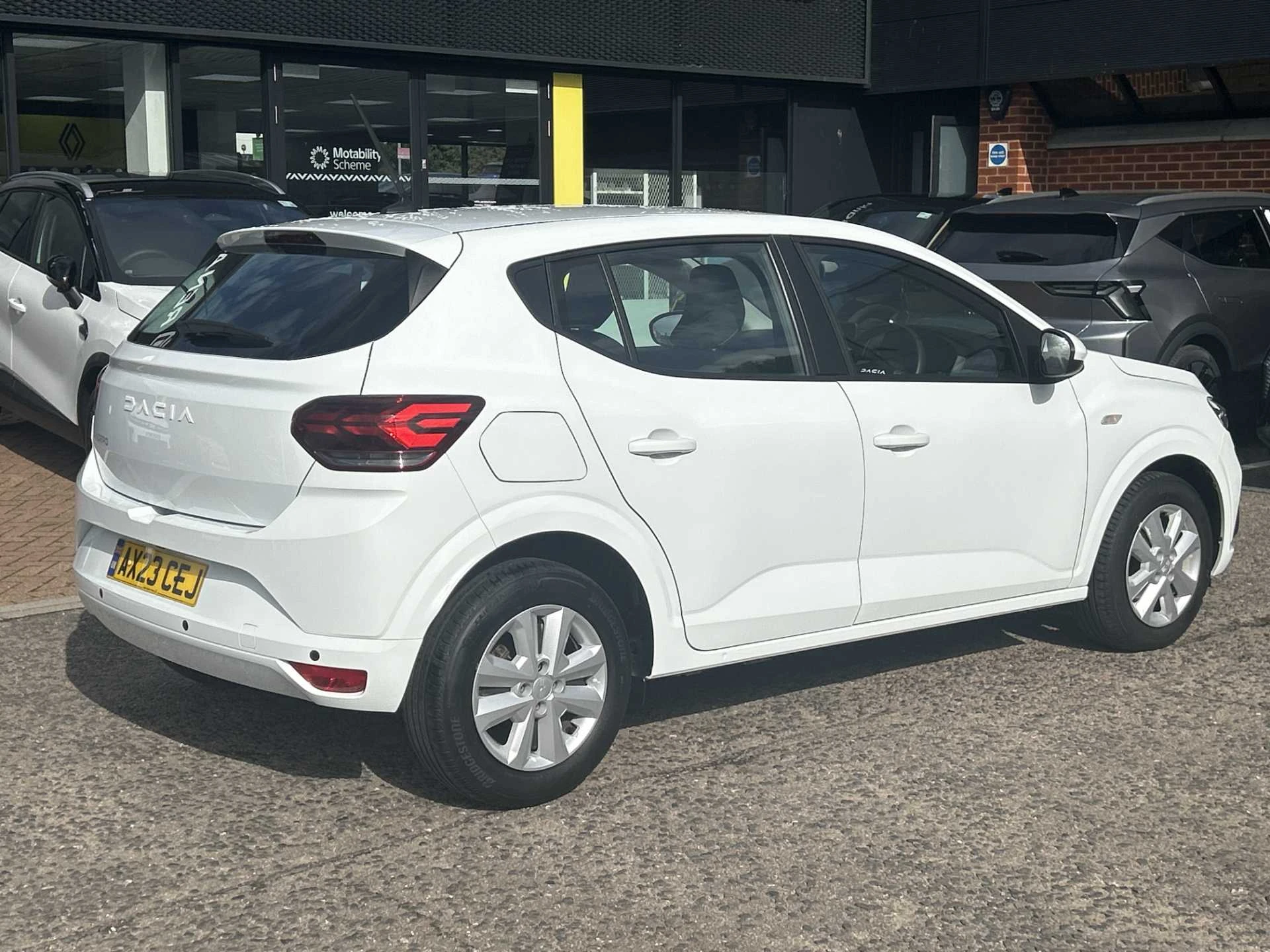 Vehicle image 4