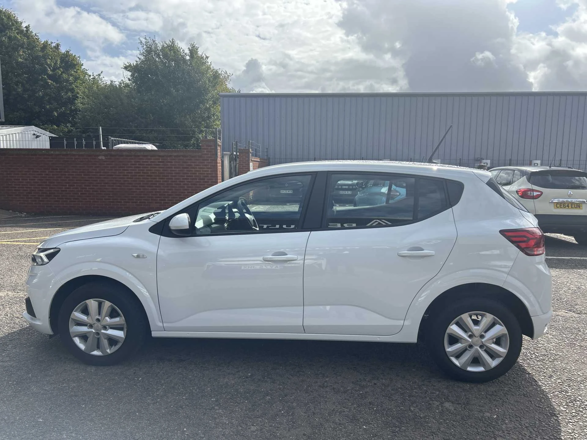 Vehicle image 7