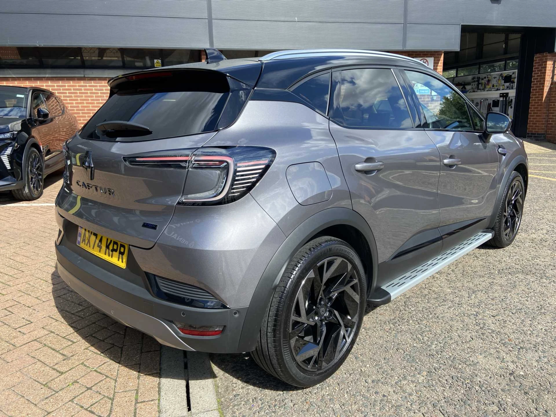 Vehicle image 3