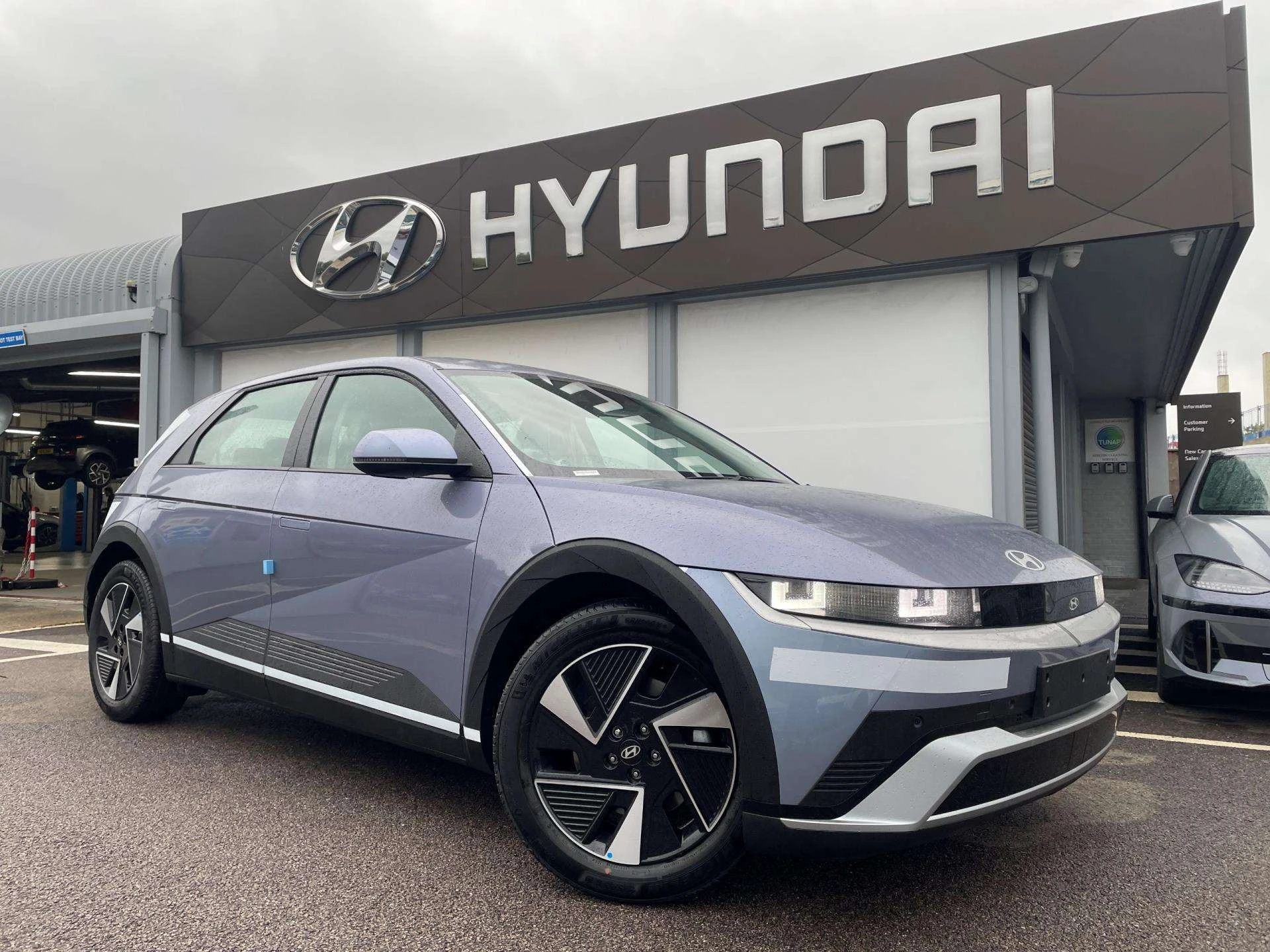 Vehicle image 1