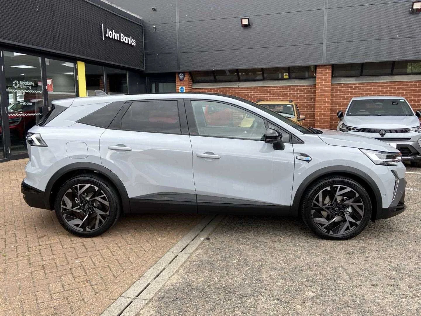 Vehicle image 2