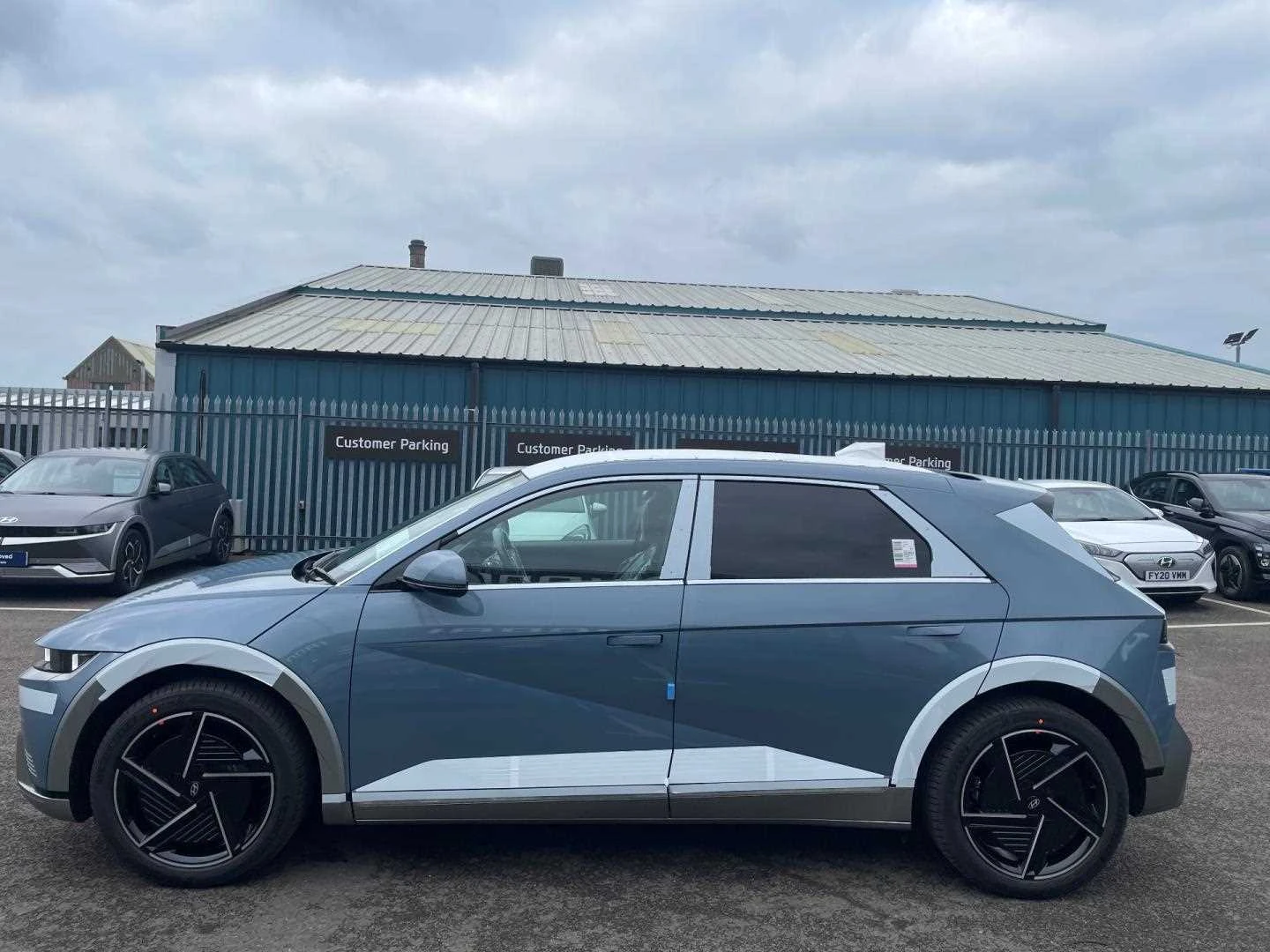 Vehicle image 5