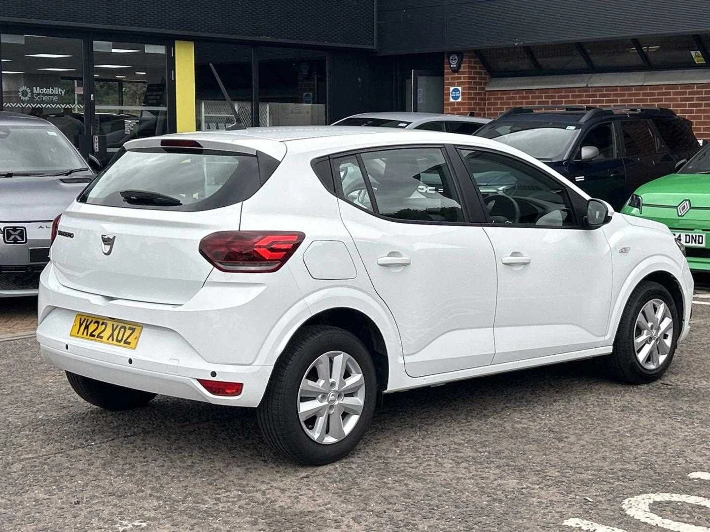 Vehicle image 4