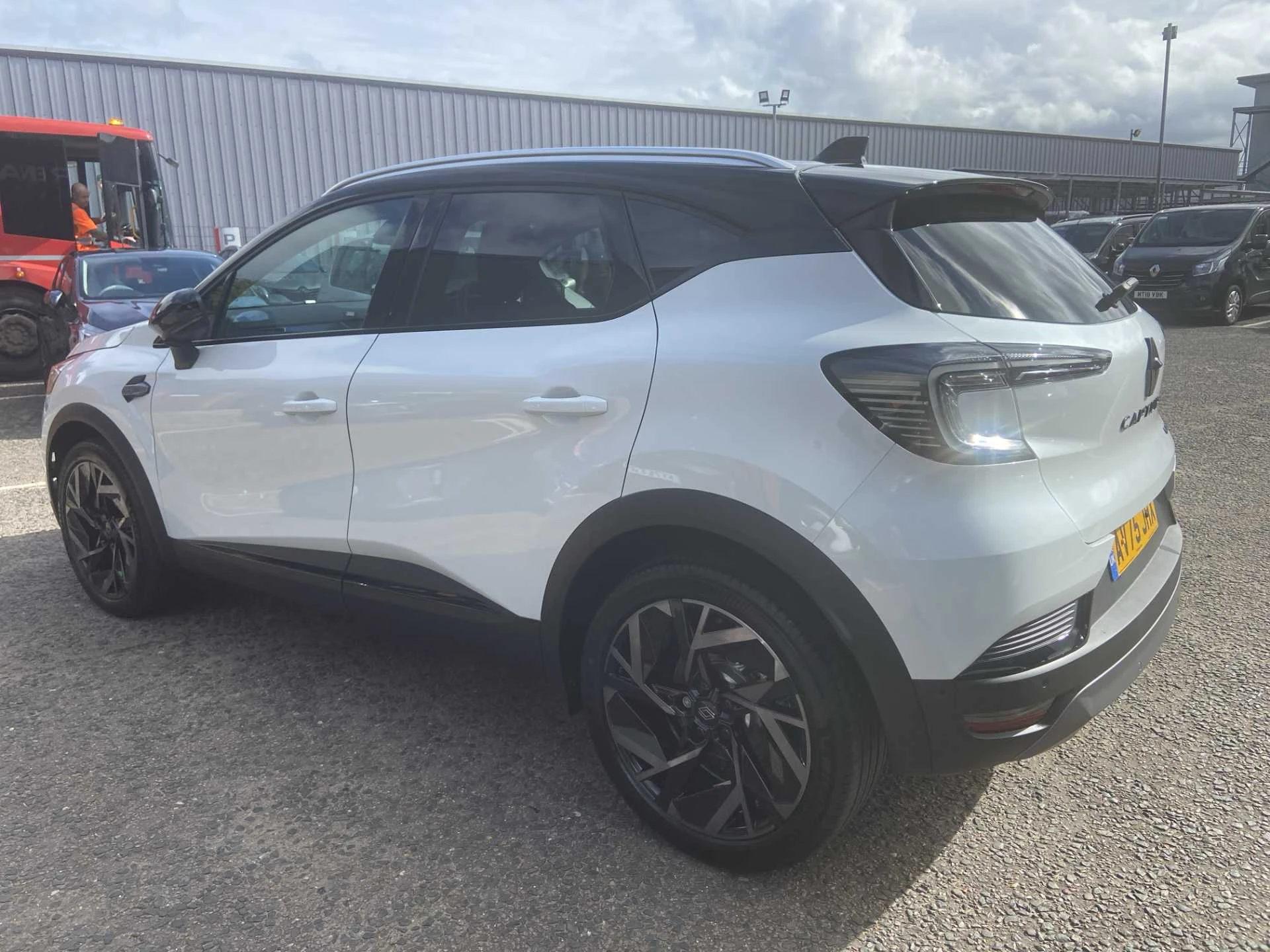 Vehicle image 7