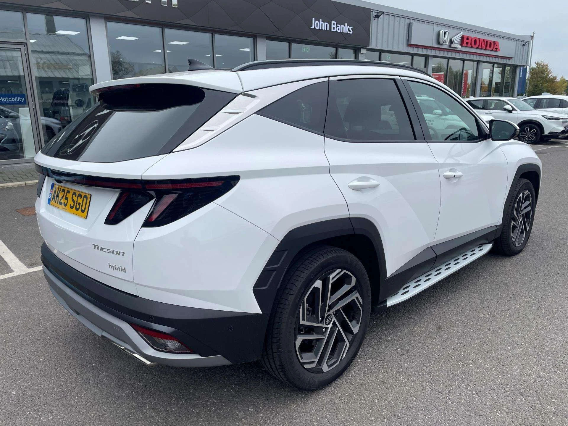 Vehicle image 7