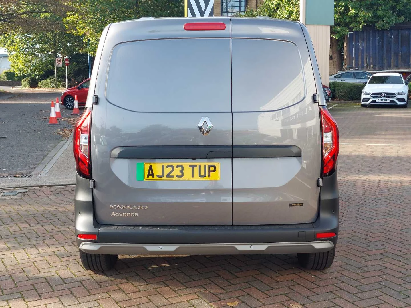 Vehicle image 4