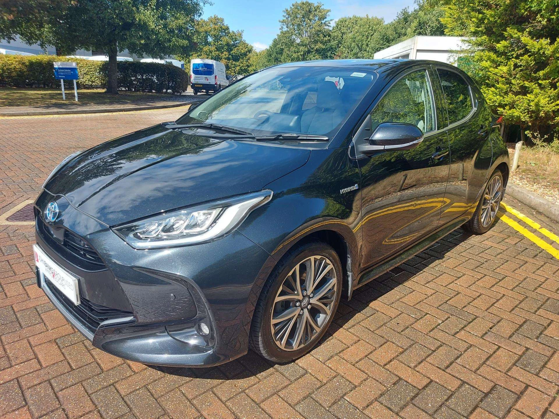 Vehicle image 3