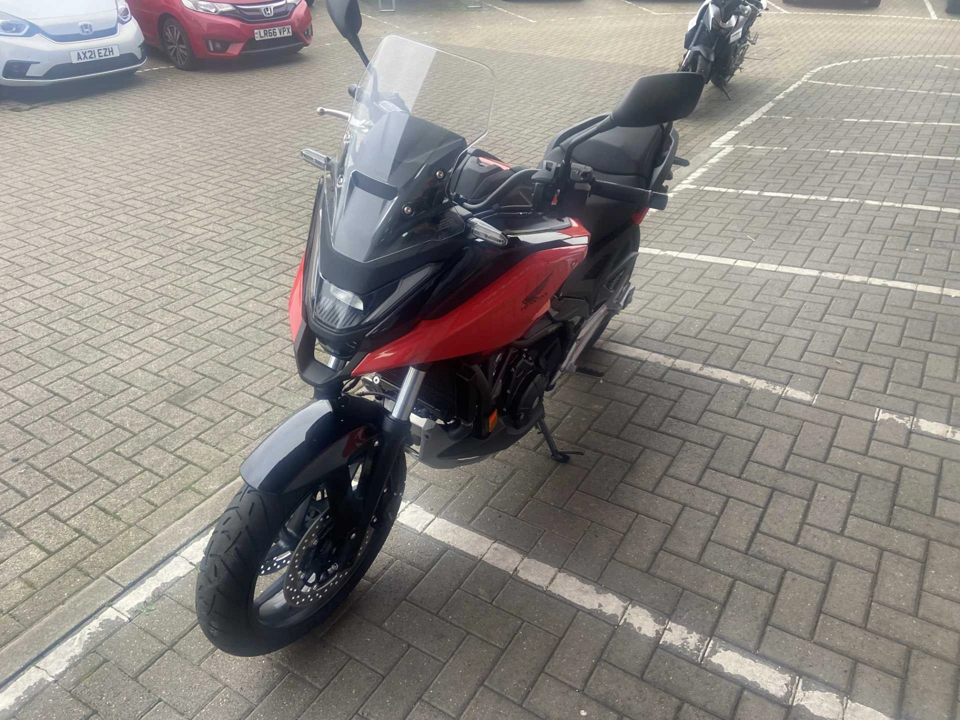 Vehicle image 3