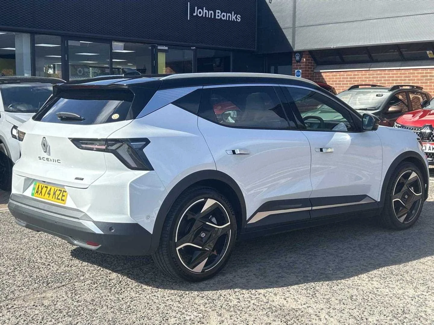 Vehicle image 4