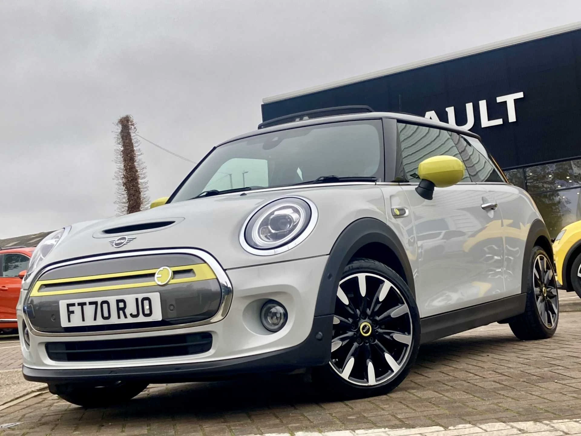 Vehicle image 7