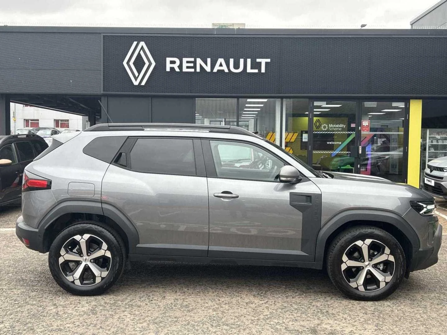Vehicle image 5