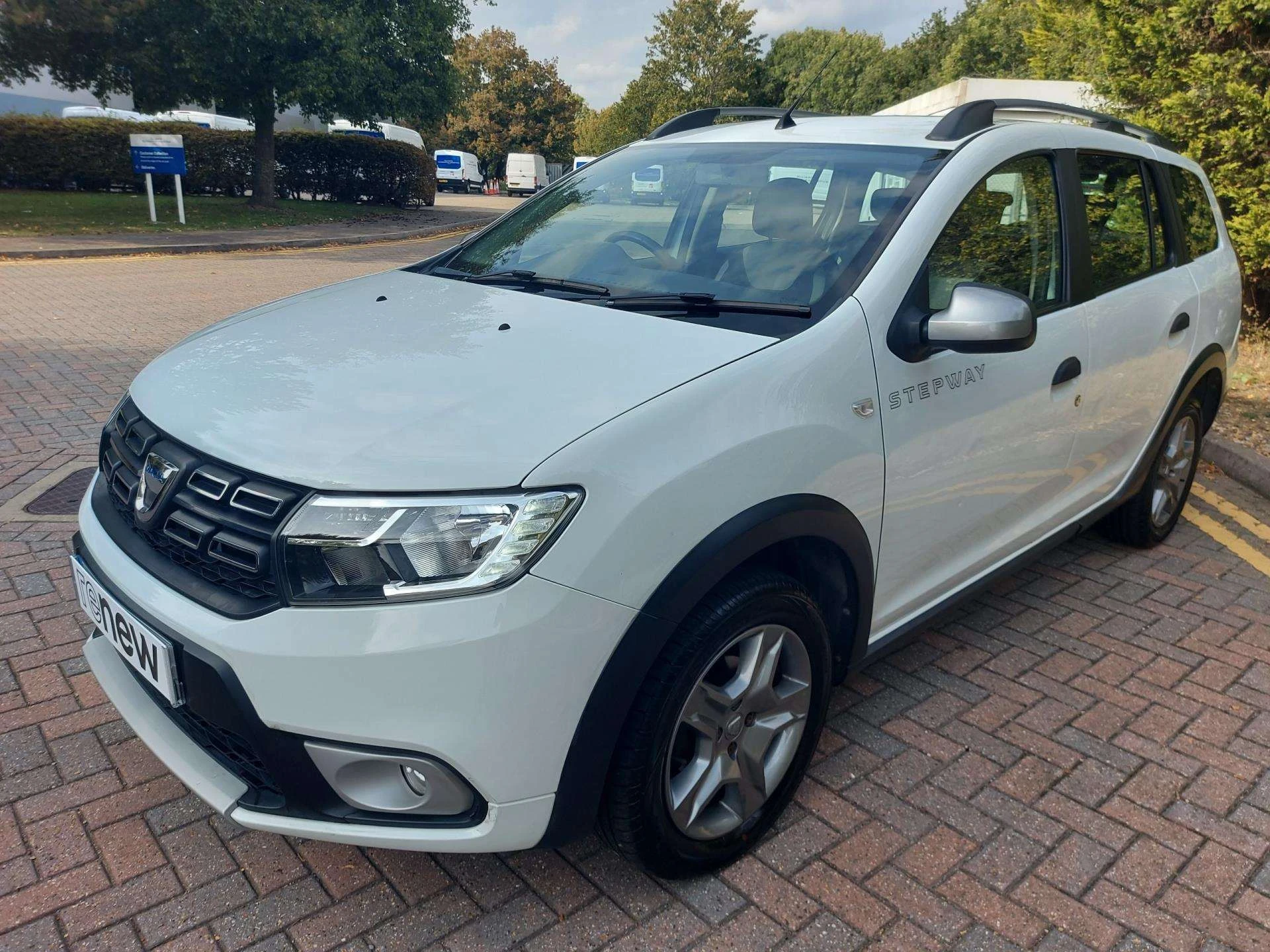 Vehicle image 3