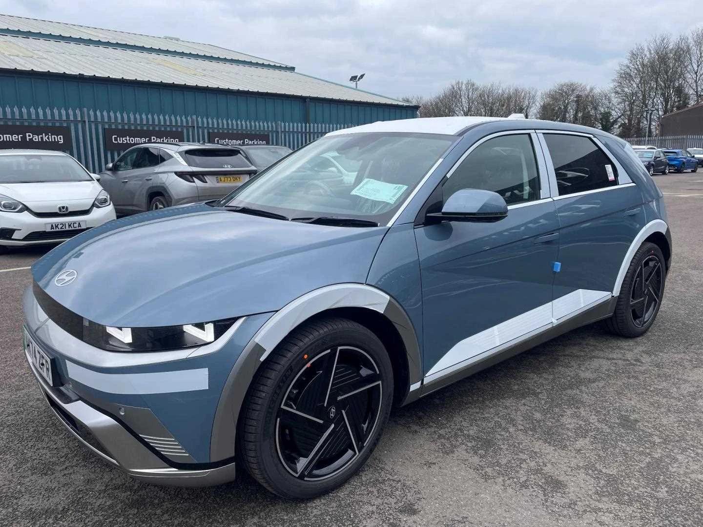 Vehicle image 3
