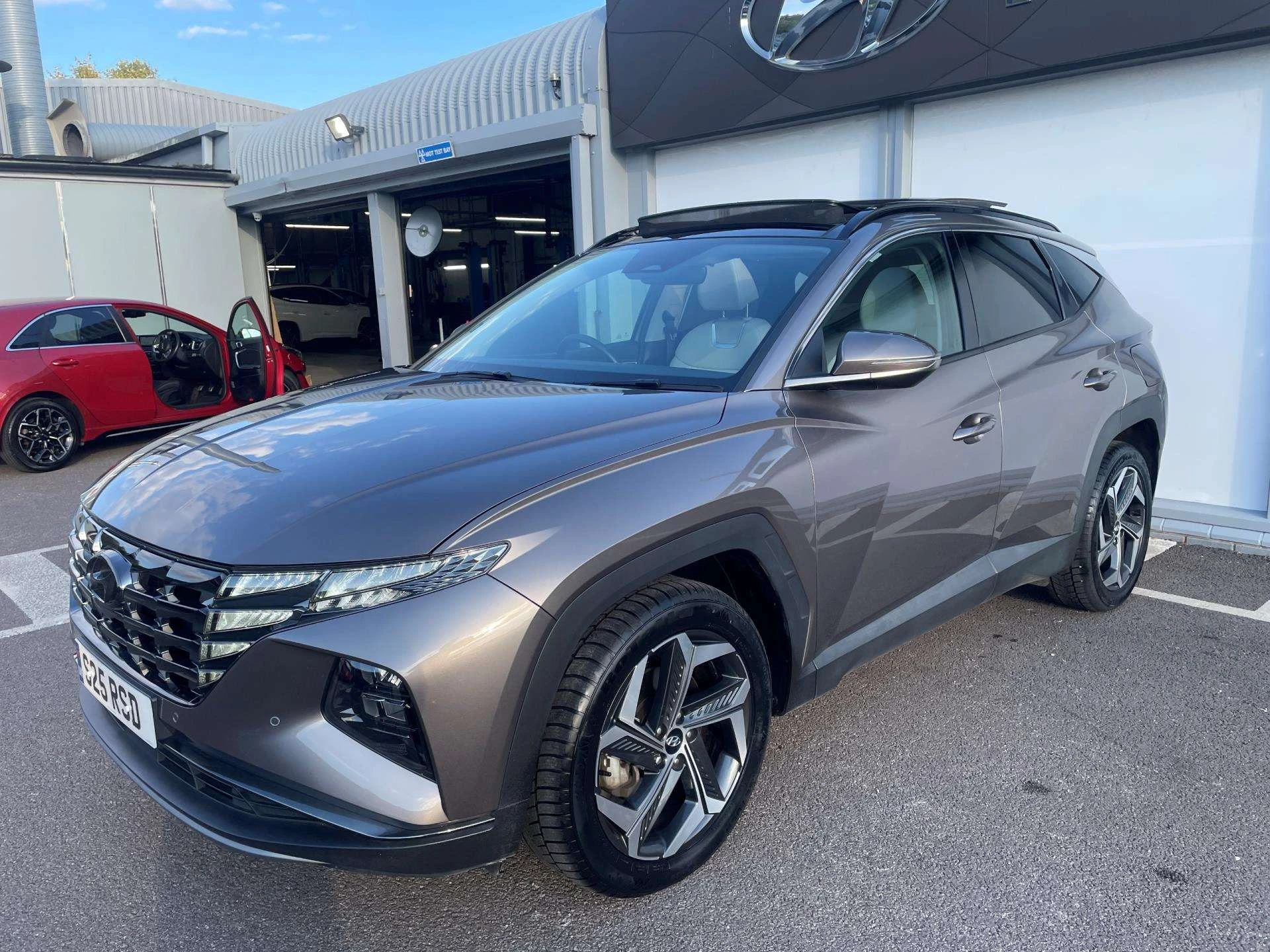 Vehicle image 6