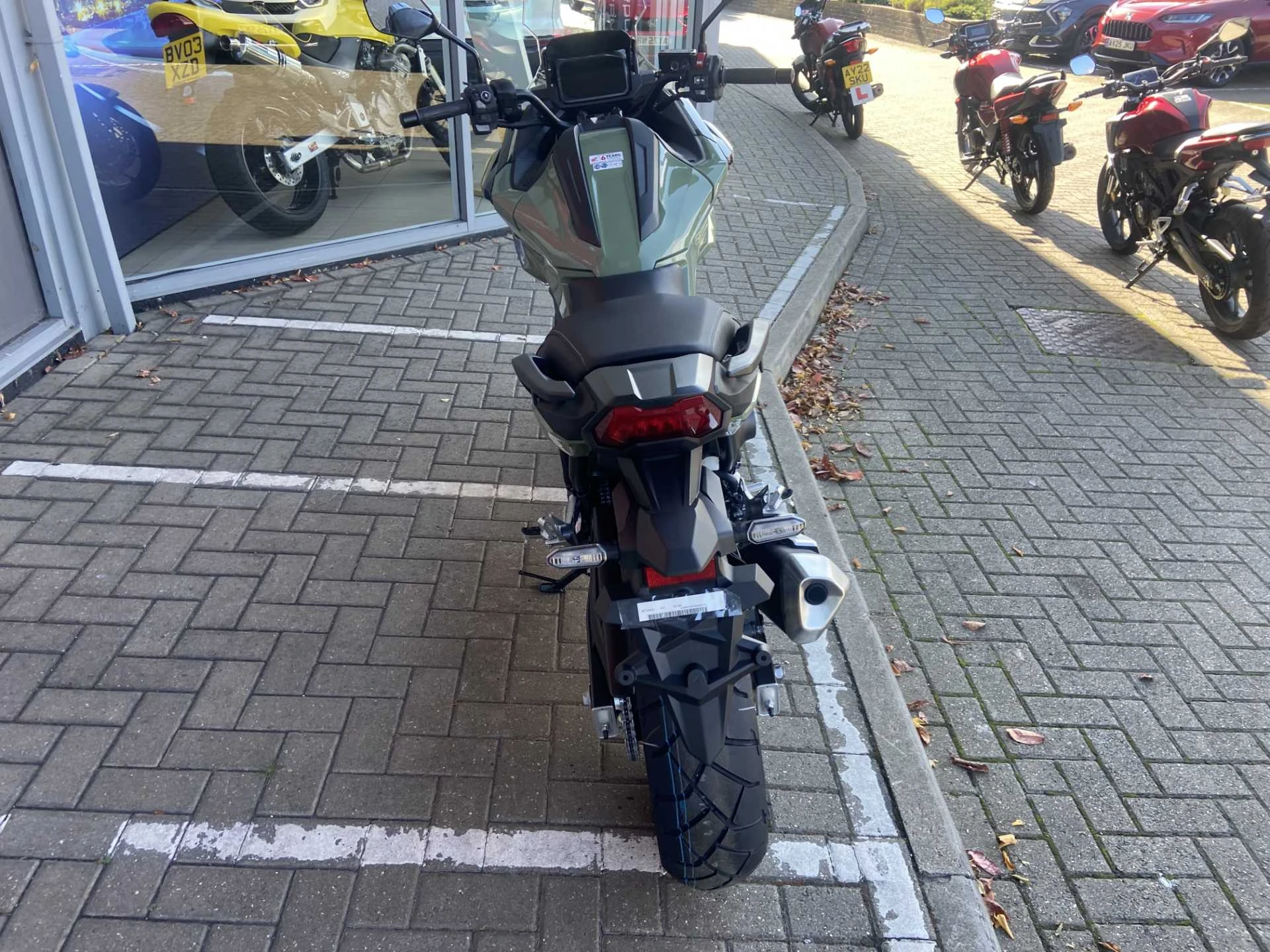 Vehicle image 5