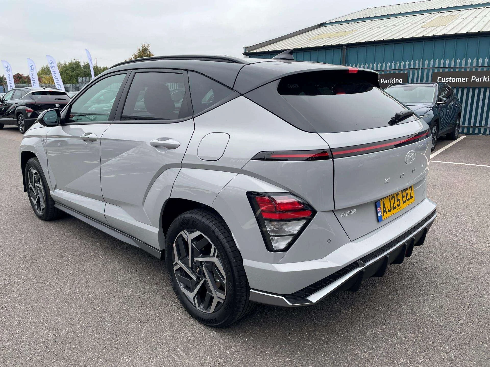 Vehicle image 5