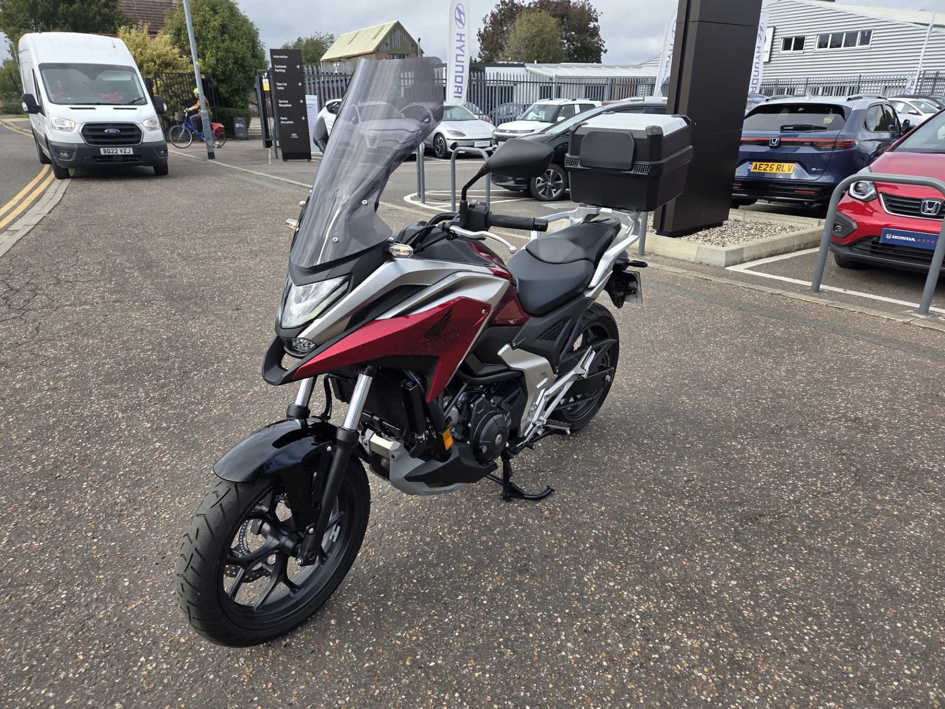 Vehicle image 7