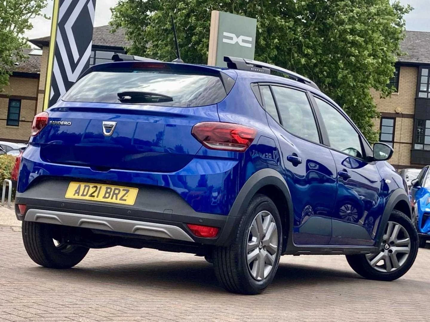 Vehicle image 7