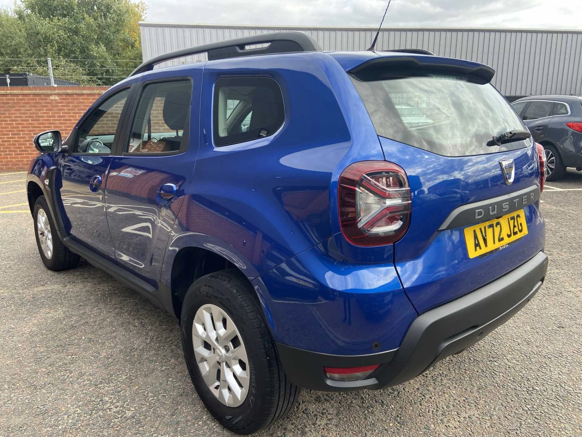 Vehicle image 5