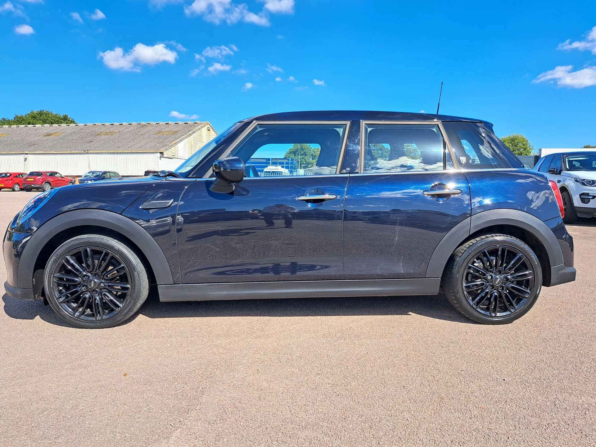 Vehicle image 4