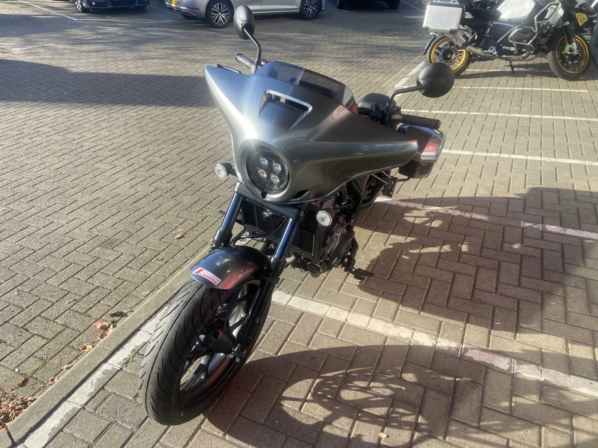 Vehicle image 3