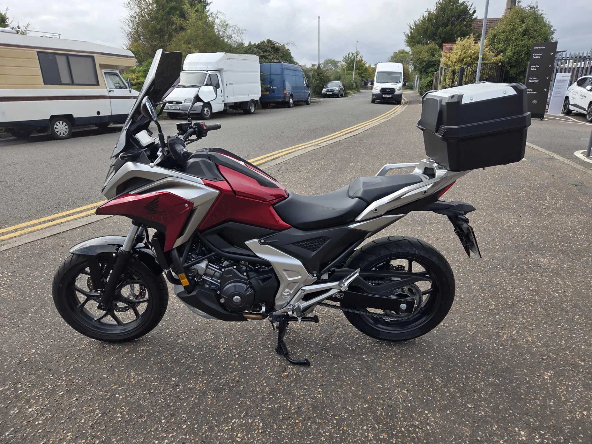 Vehicle image 6