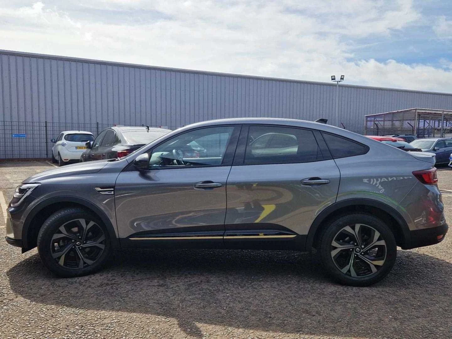 Vehicle image 4