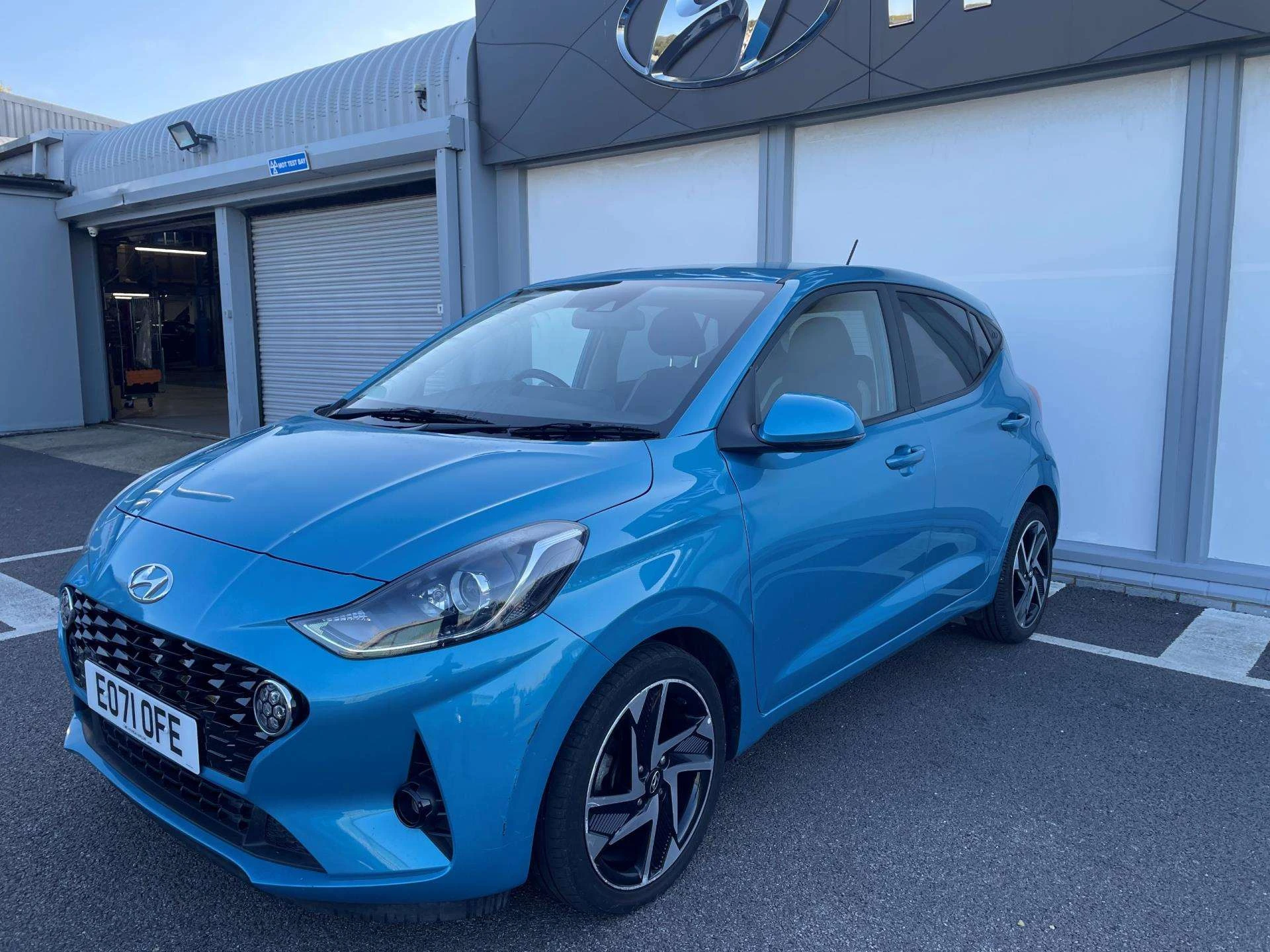Vehicle image 6