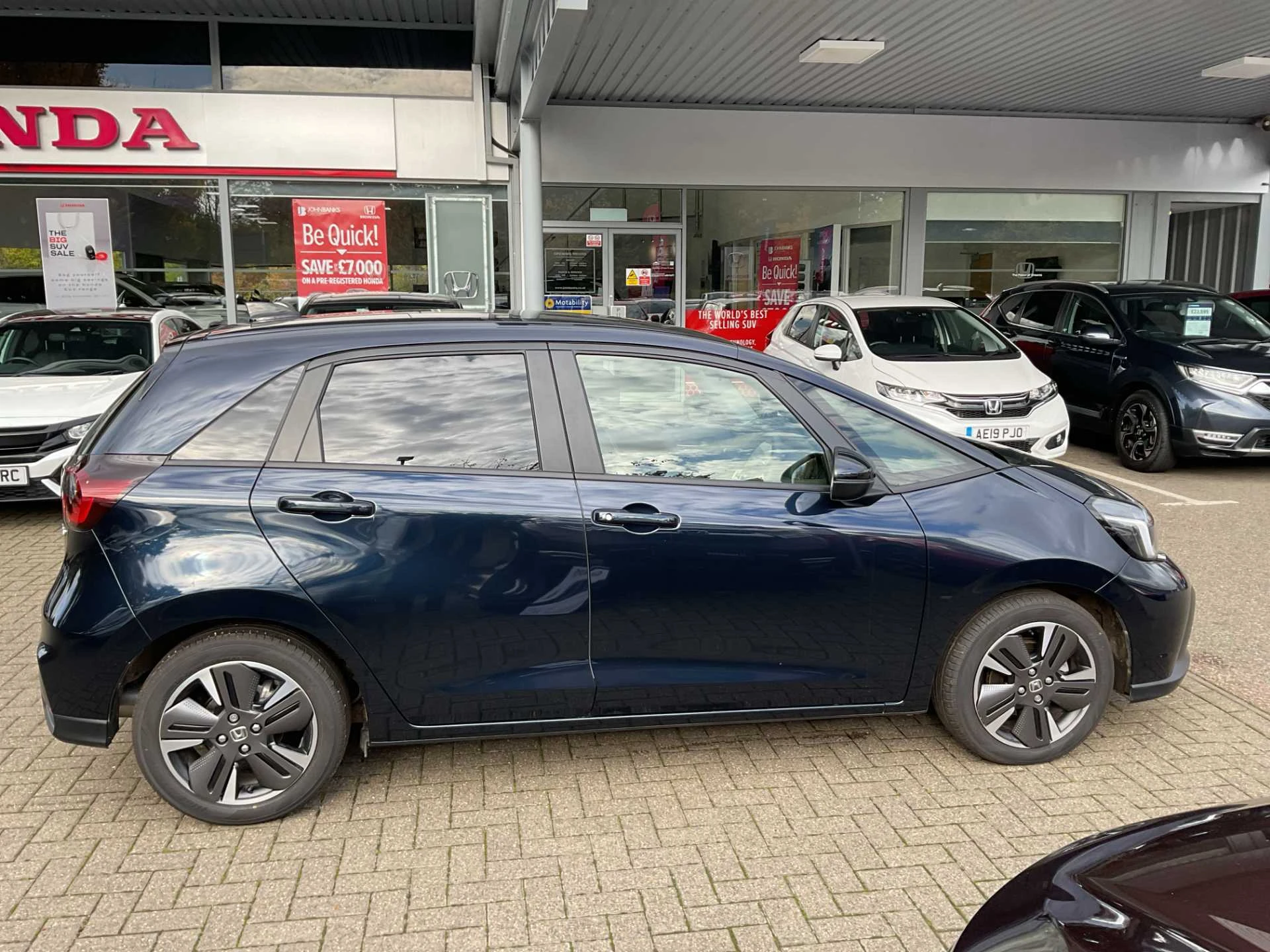 Vehicle image 5
