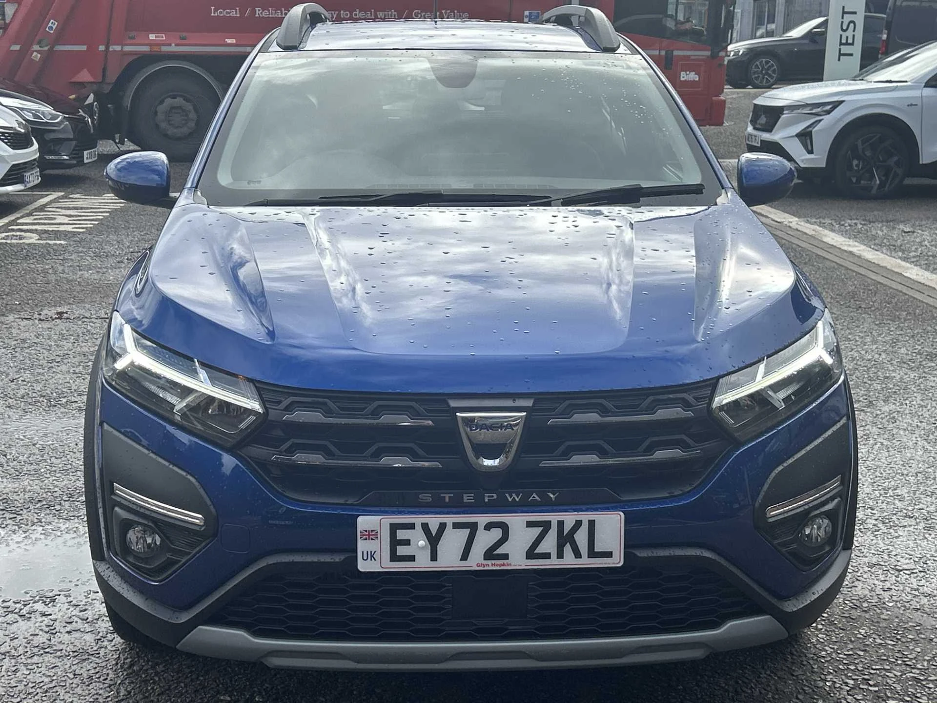 Vehicle image 6