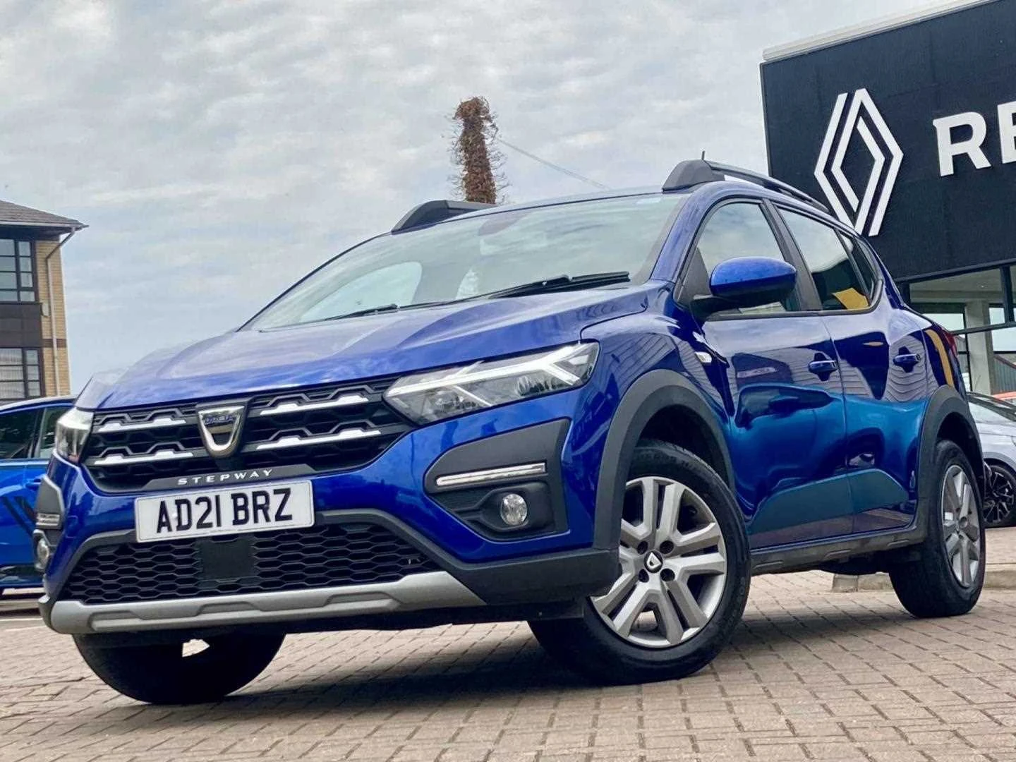 Vehicle image 6