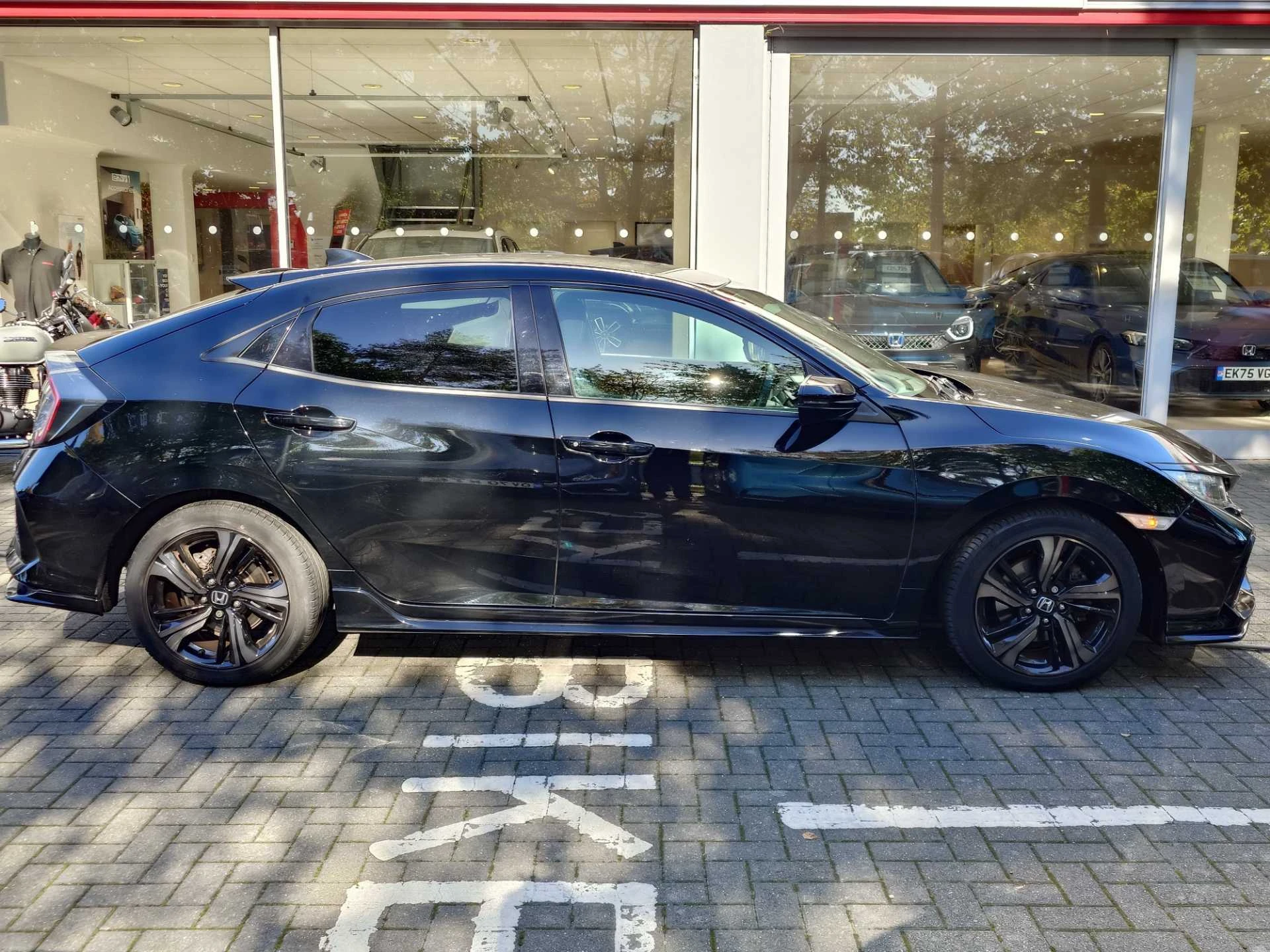 Vehicle image 5