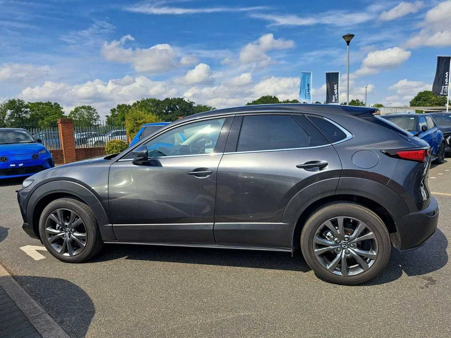 Vehicle image 7