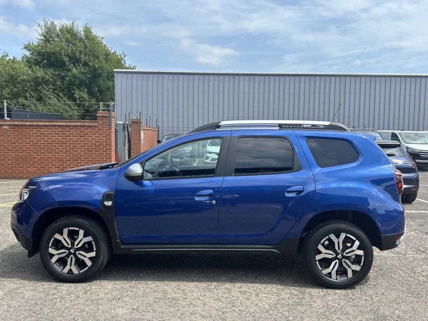 Vehicle image 7