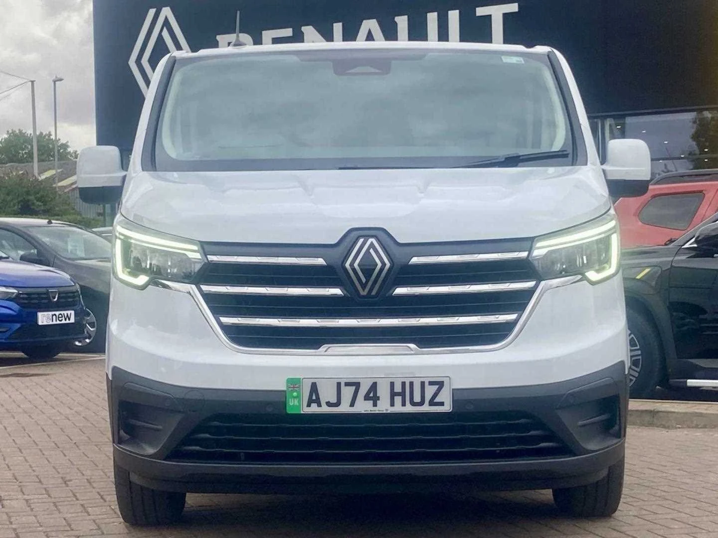 Vehicle image 5