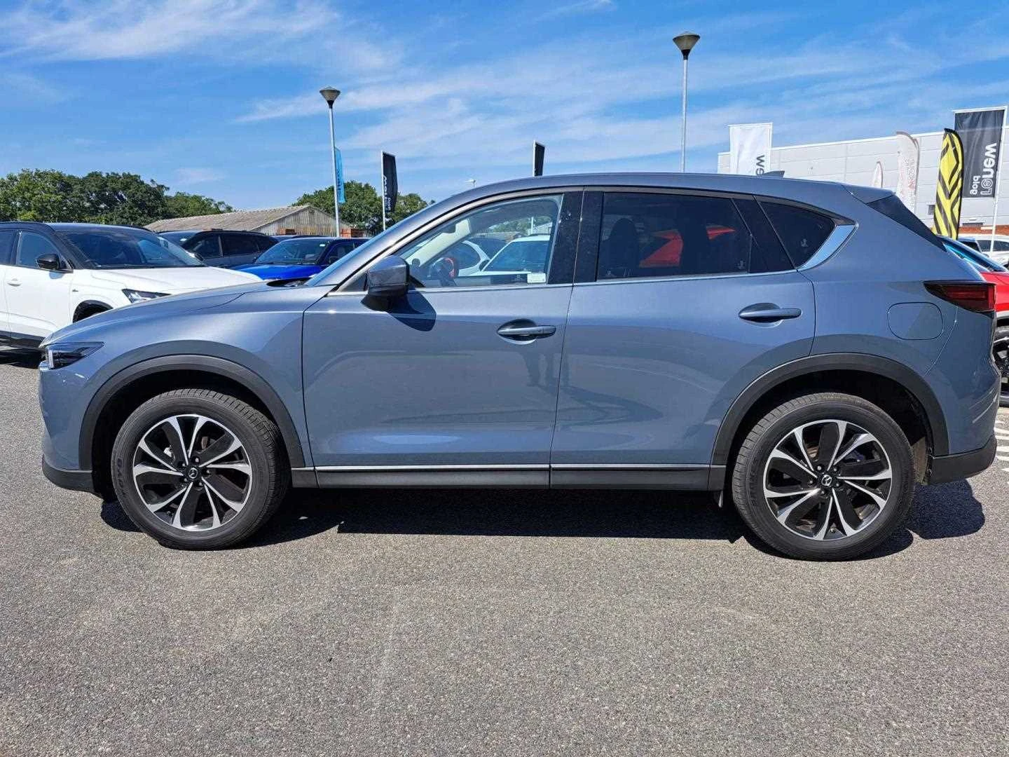 Vehicle image 4