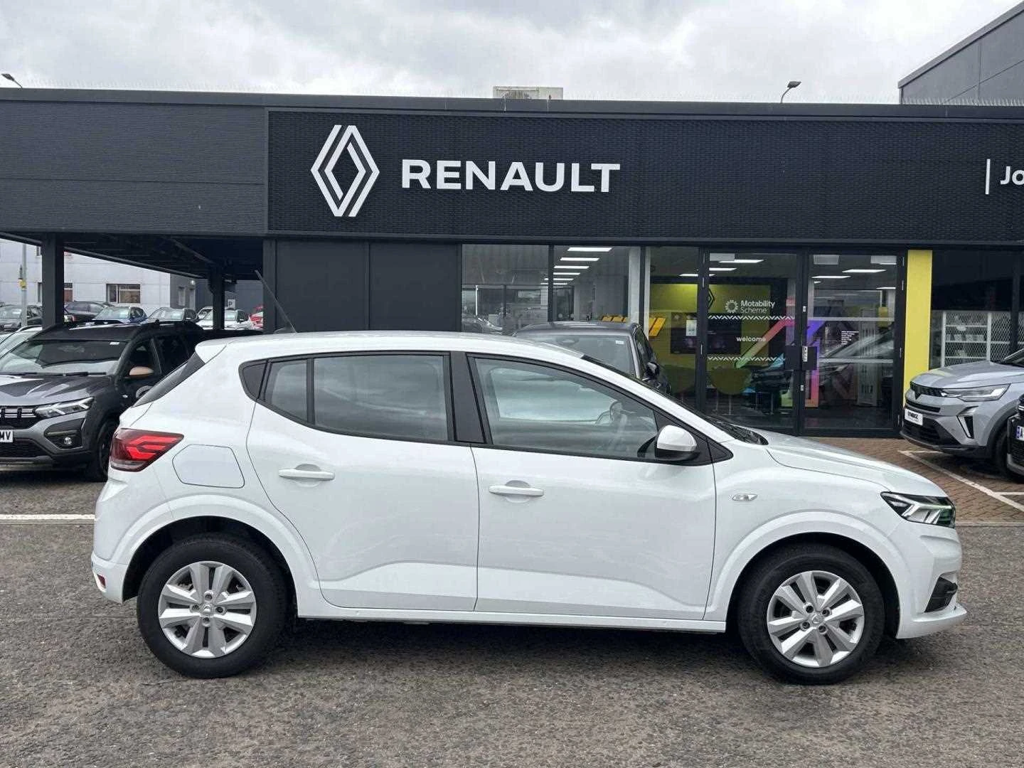 Vehicle image 5