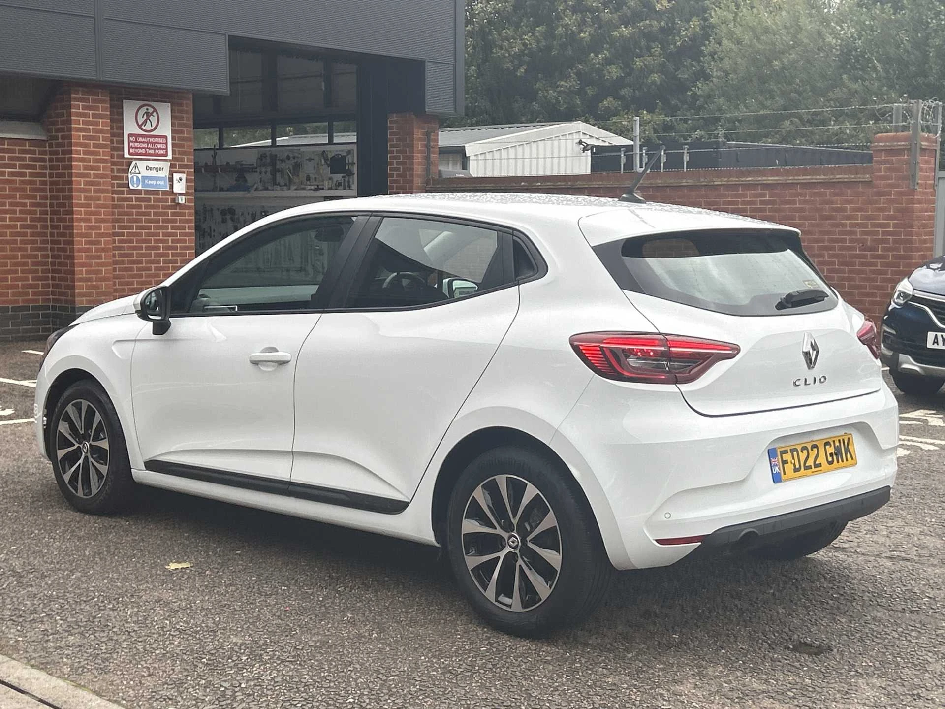 Vehicle image 3