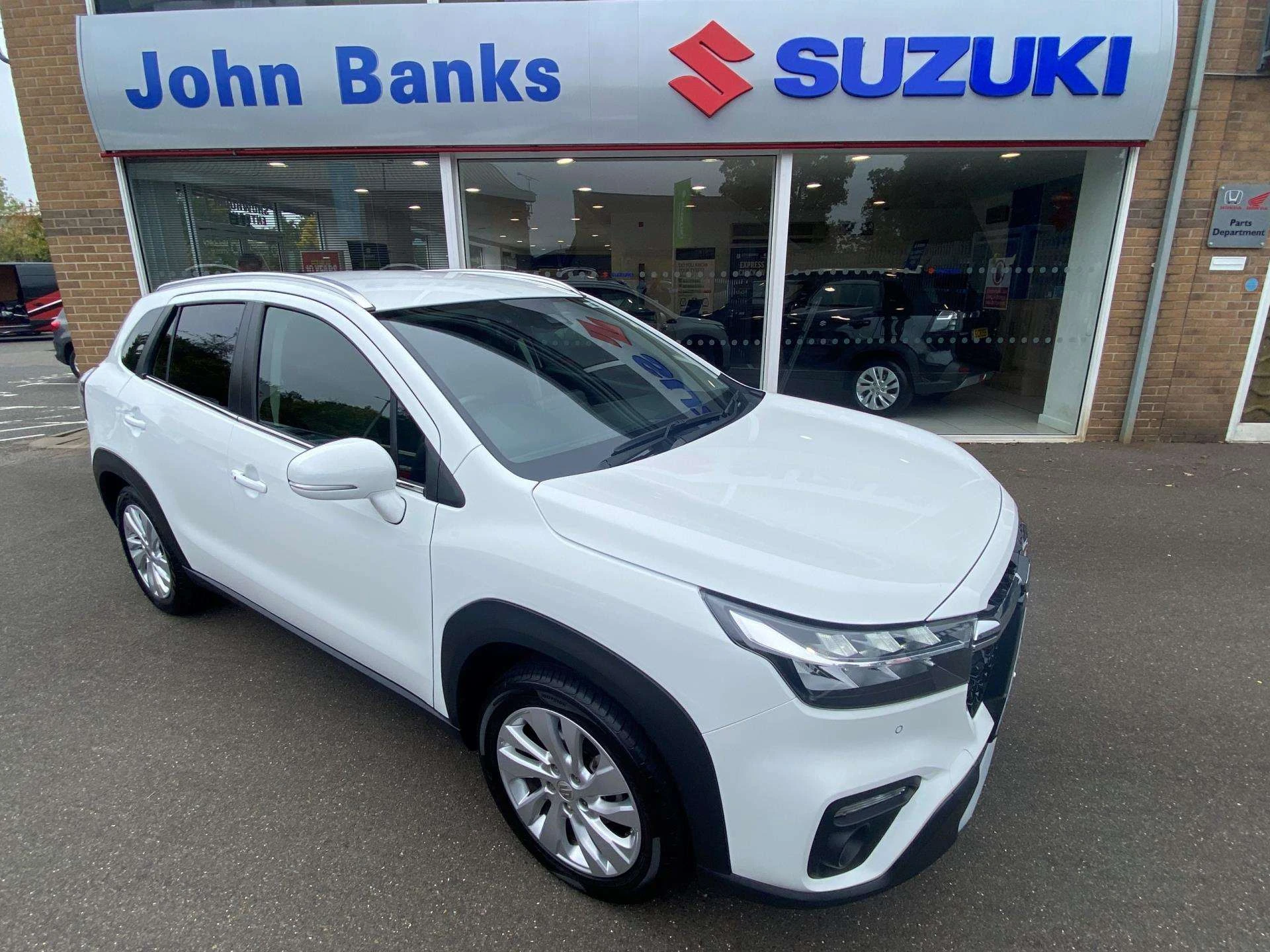 Vehicle image 4
