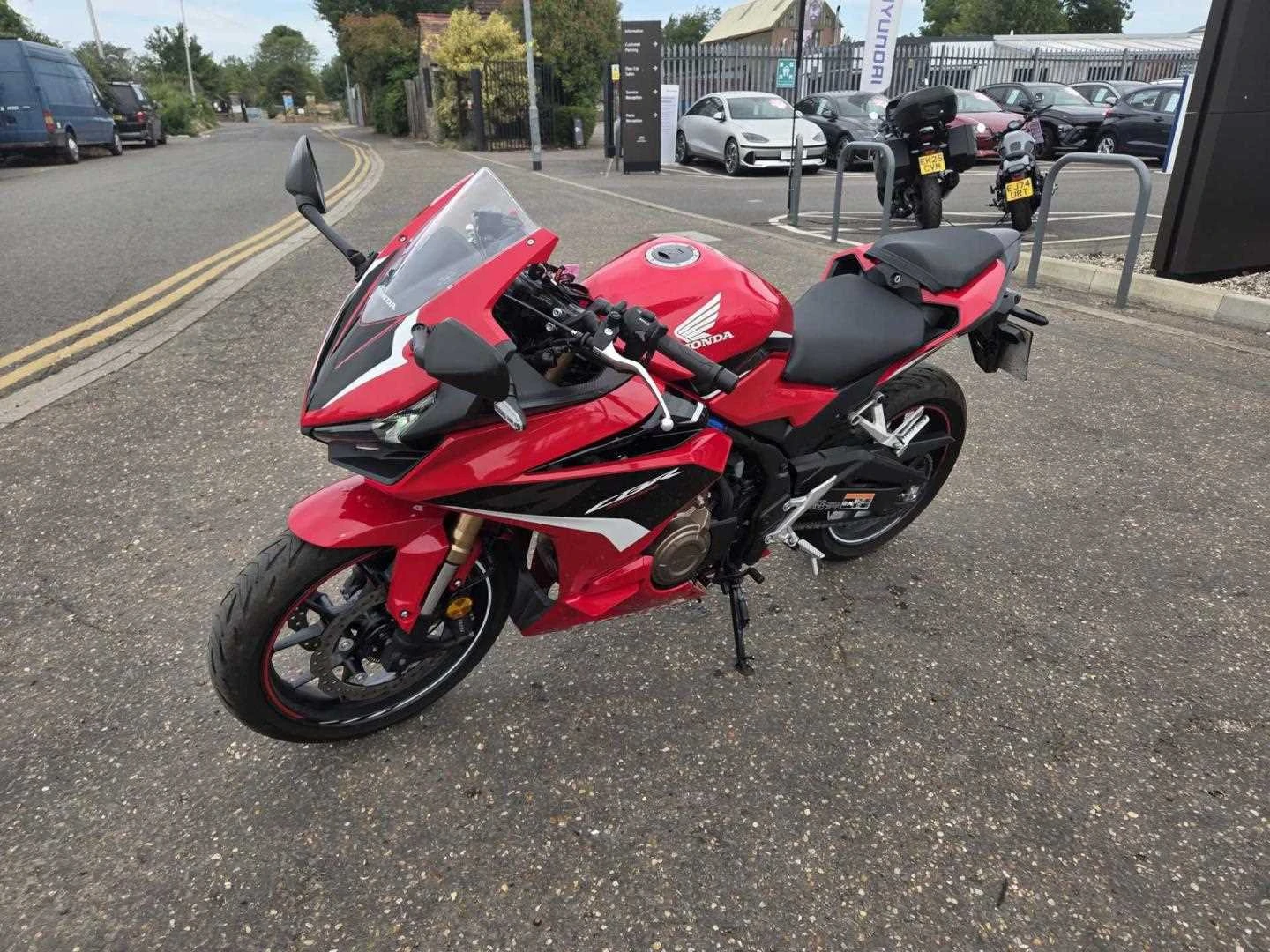 Vehicle image 7