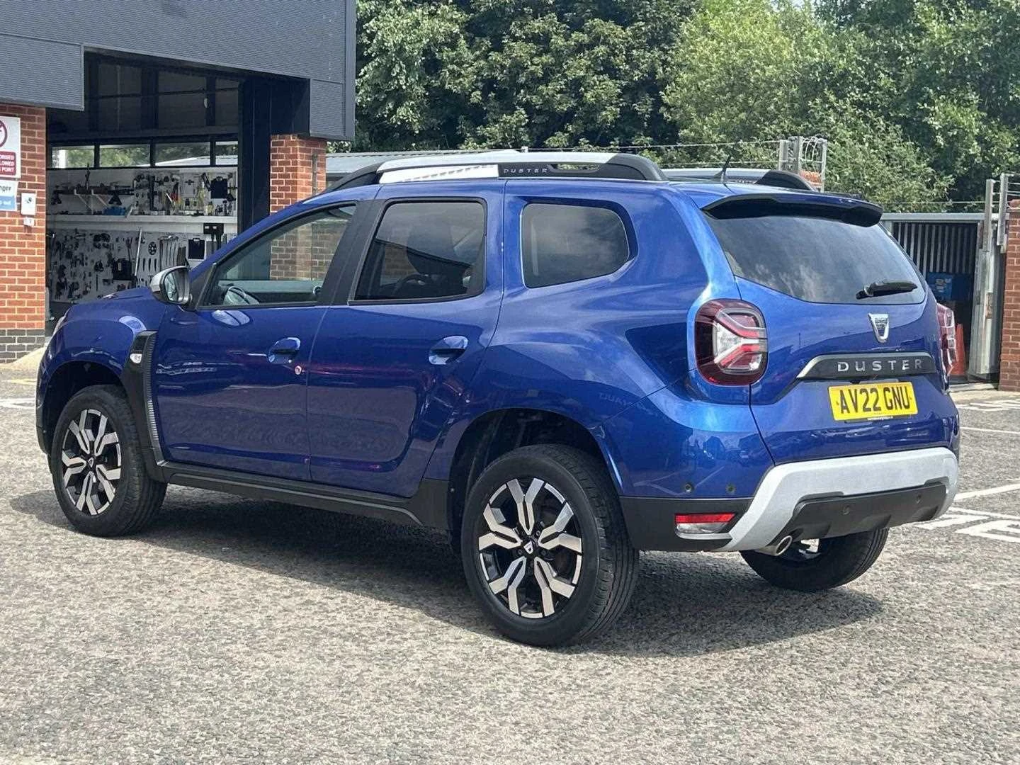 Vehicle image 3