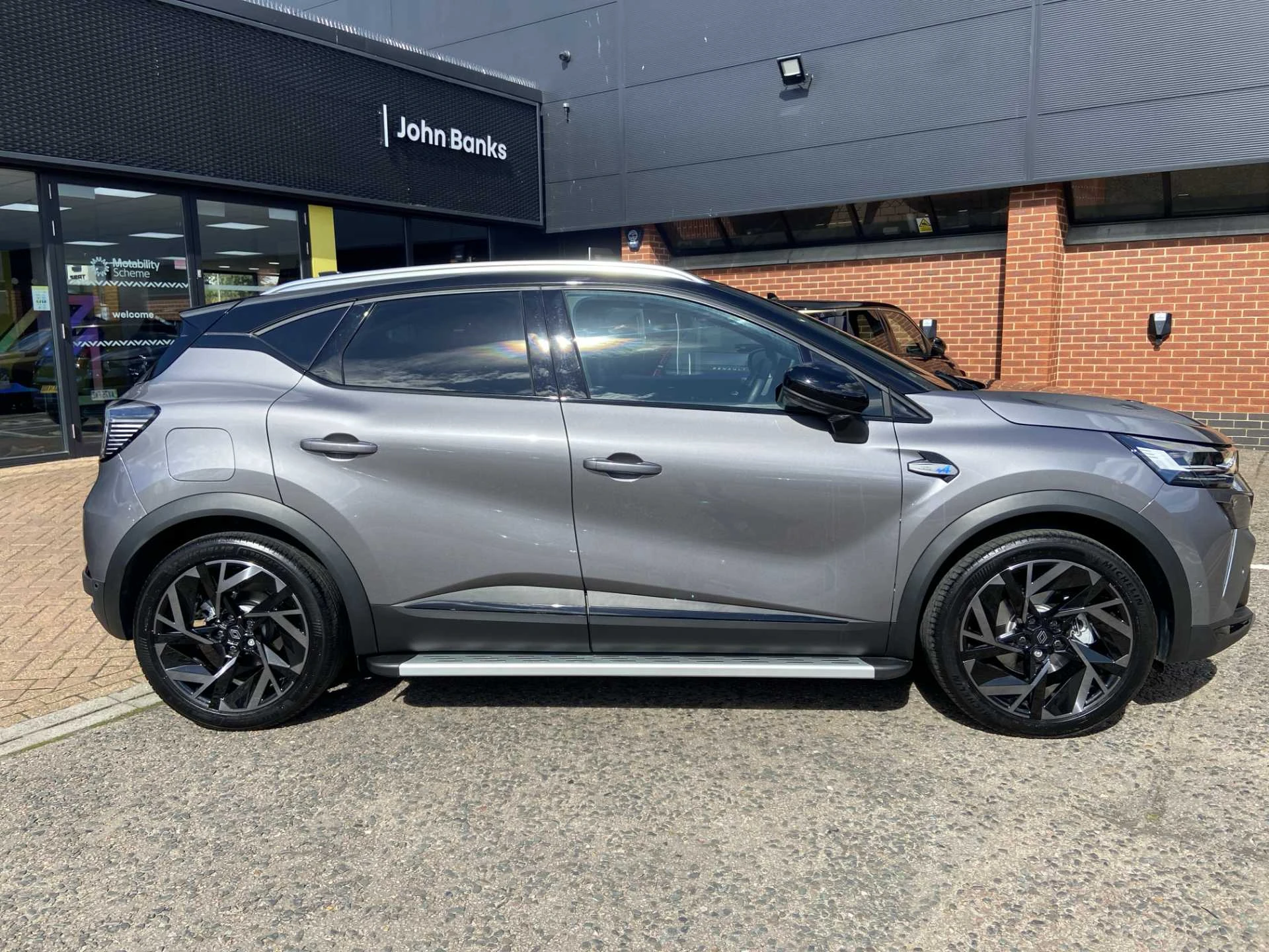 Vehicle image 2