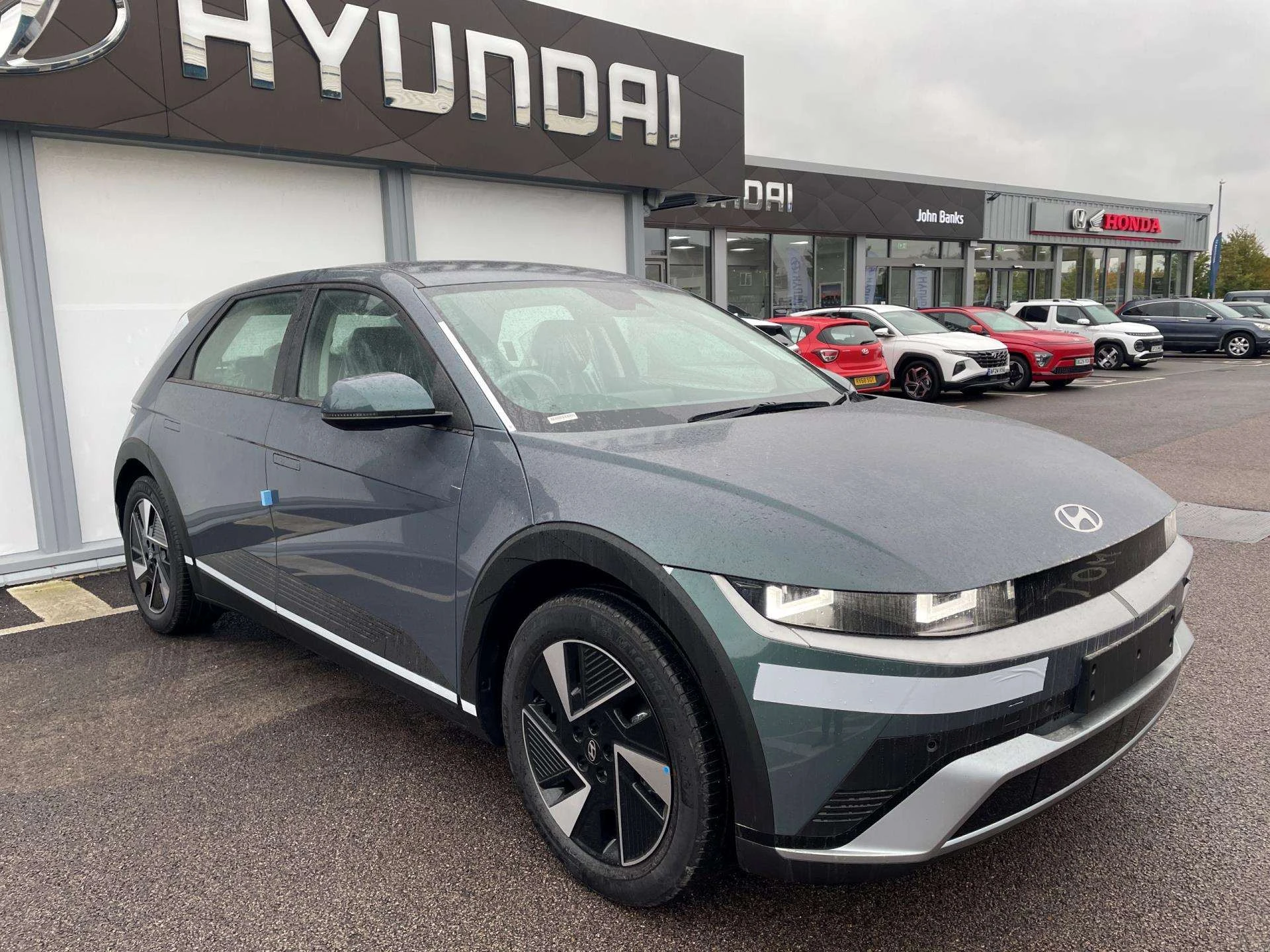 Vehicle image 5