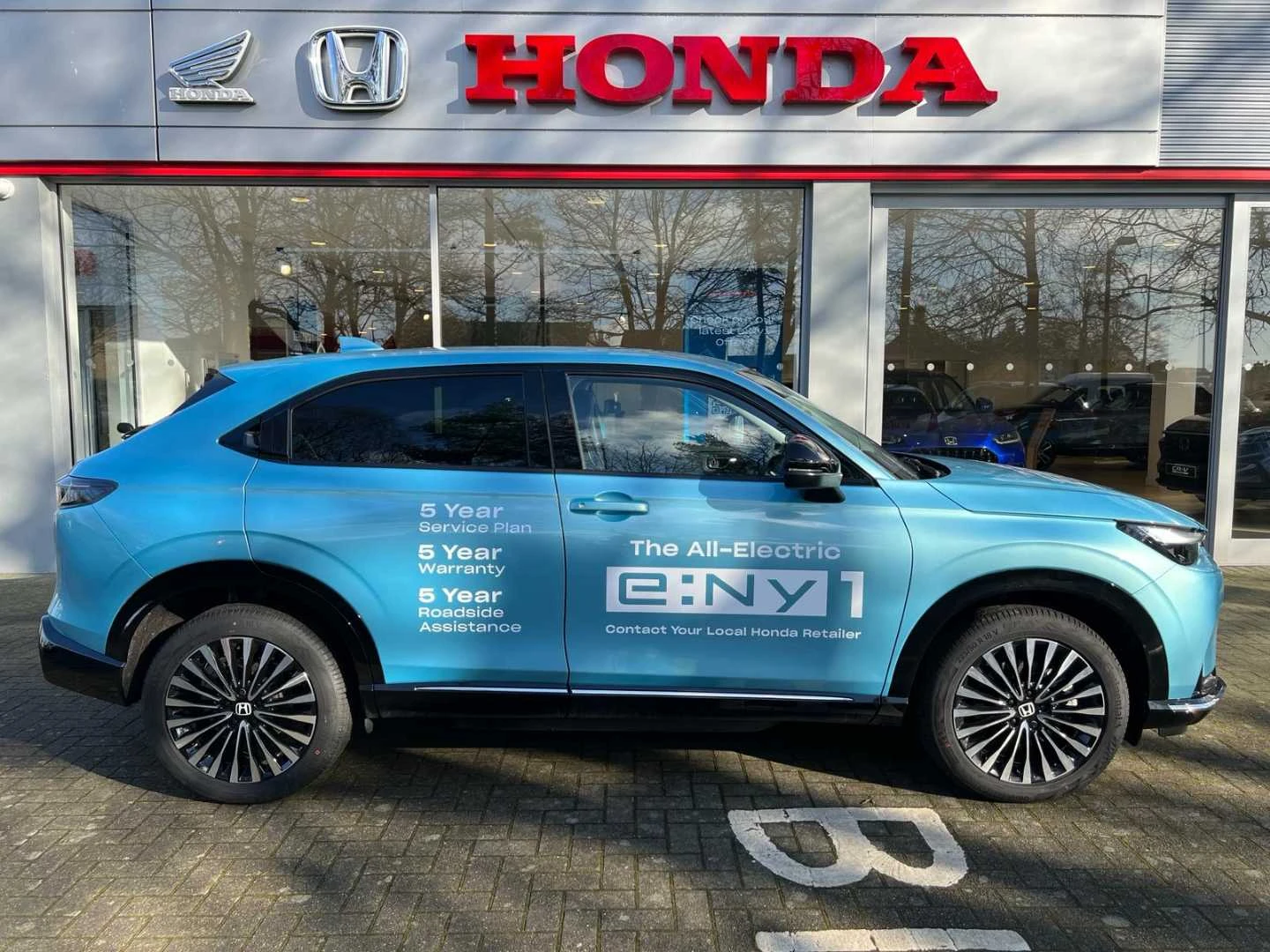 Vehicle image 5