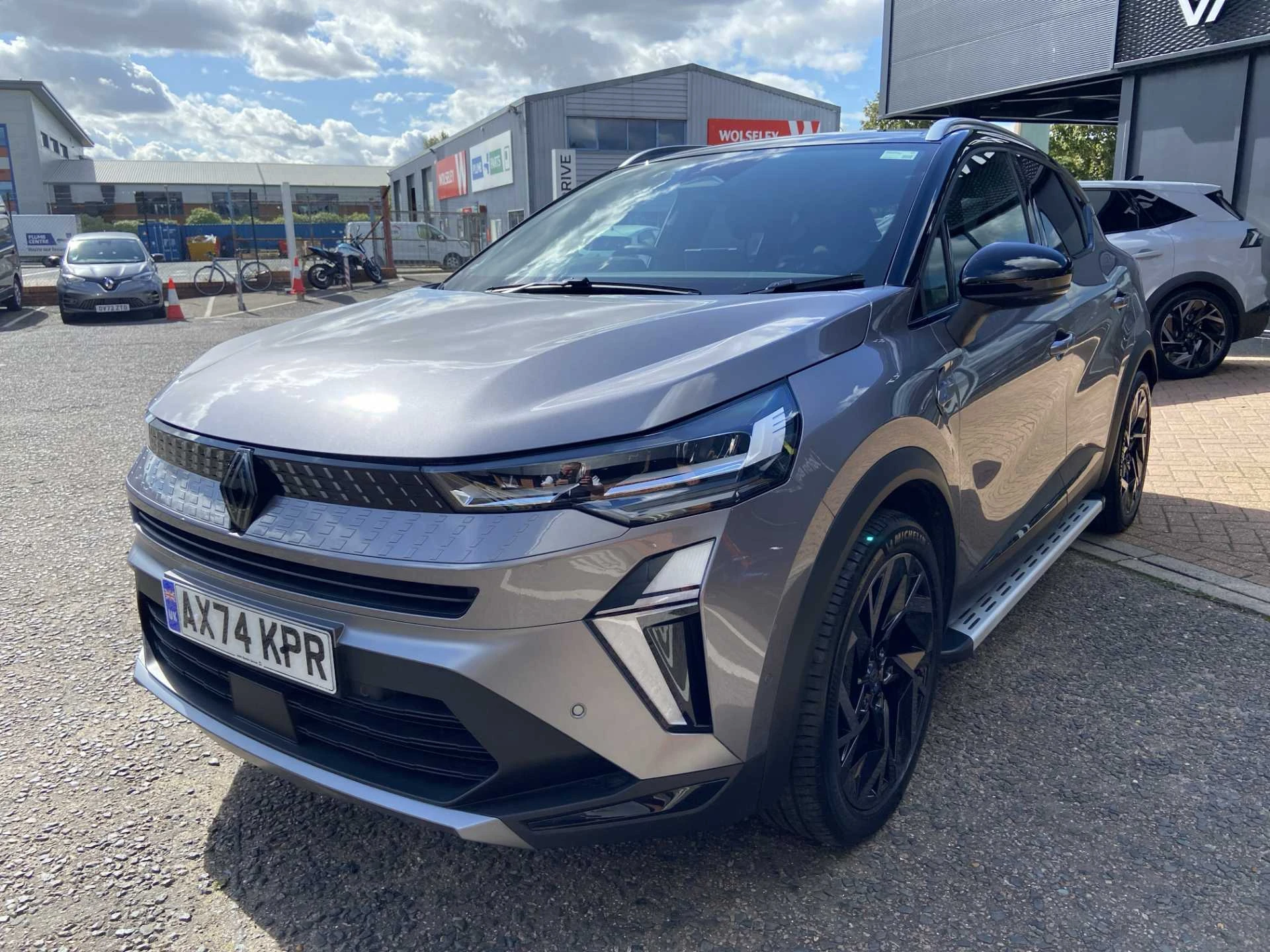 Vehicle image 5