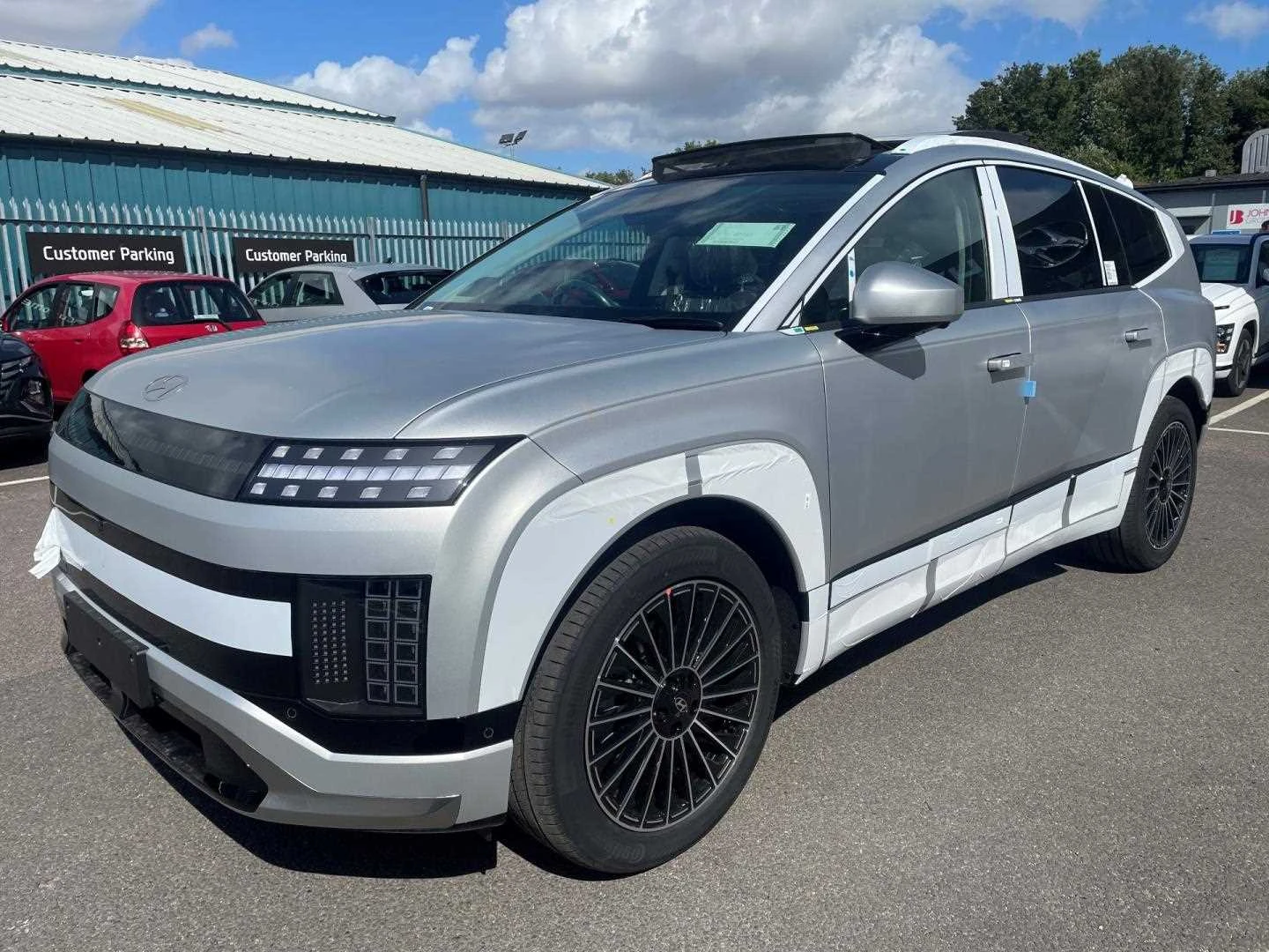 Vehicle image 3