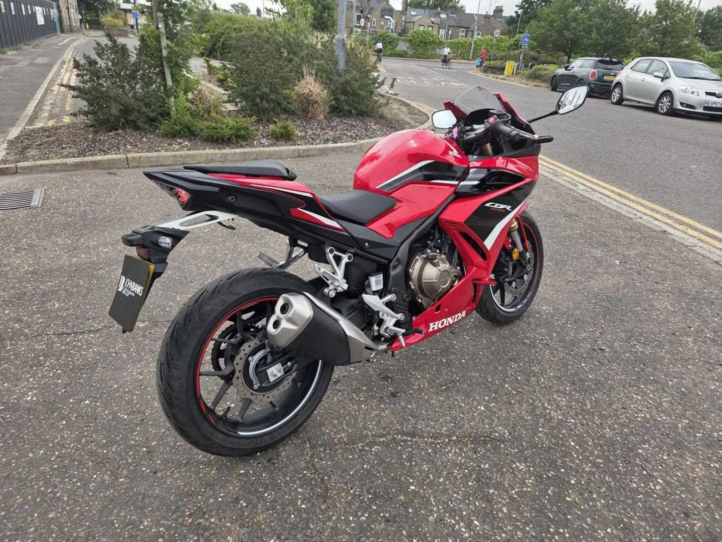 Vehicle image 3
