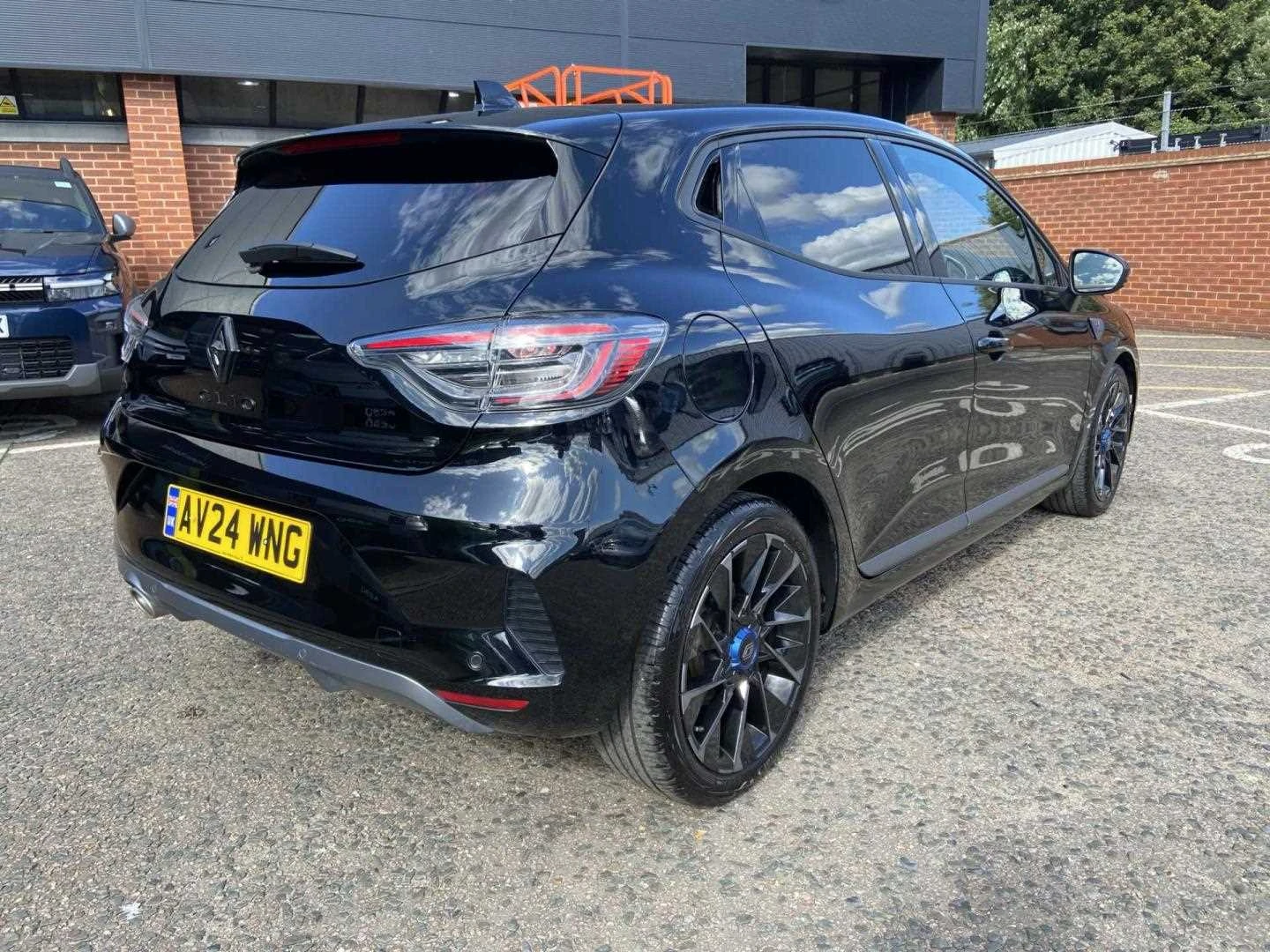 Vehicle image 3